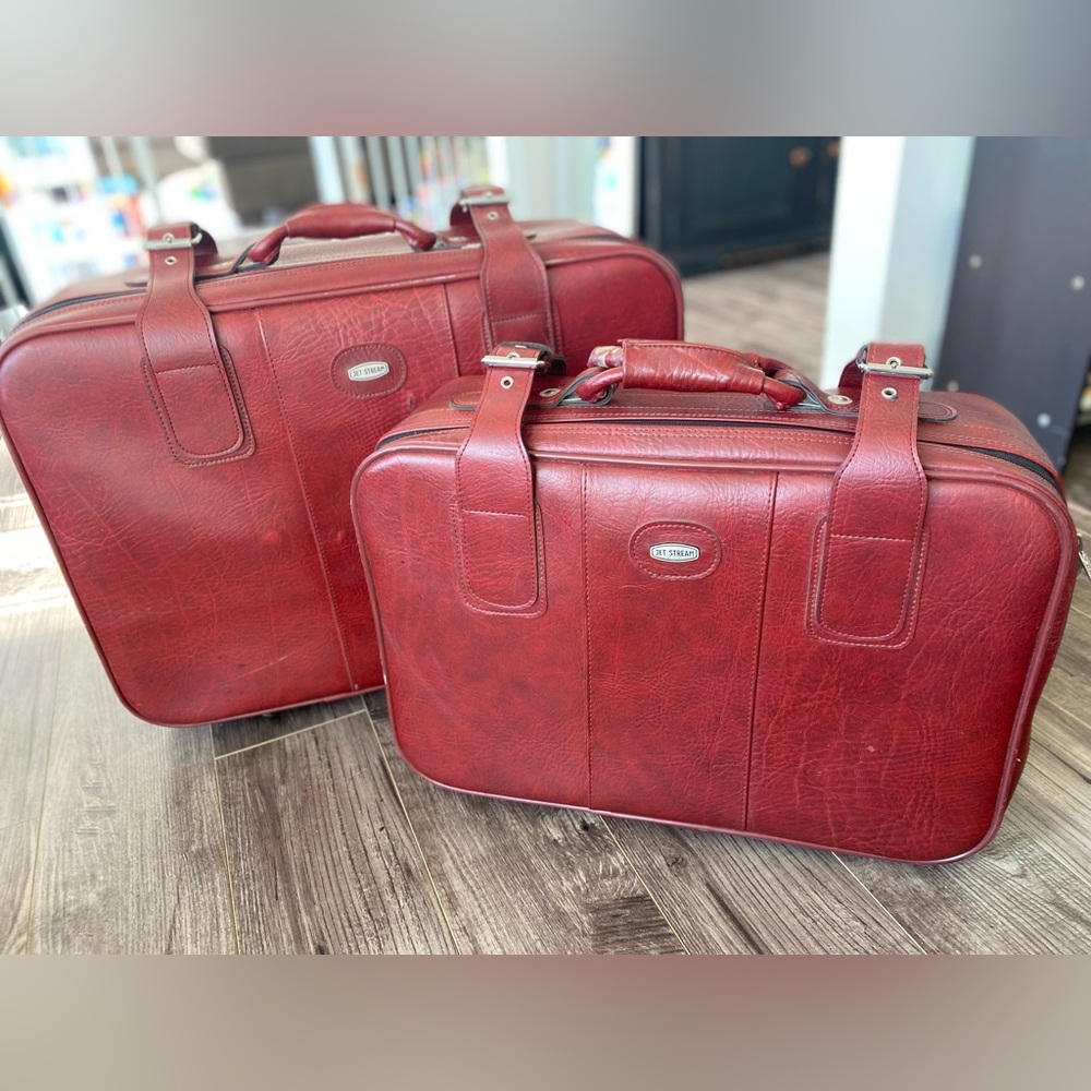 Vintage Jet Stream 2 piece luggage set. Great condition!